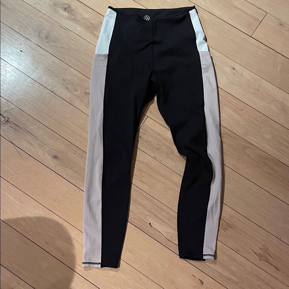 Pocketed Black and Tan Women's Leggings